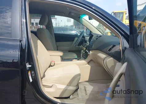 2010 Toyota Highlander из США, поврежденный, VIN 5TDZA3EH5AS005374